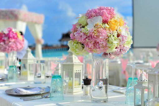 фото https://cdn.pixabay.com/photo/2016/11/23/17/56/decor-1854075__340.jpg