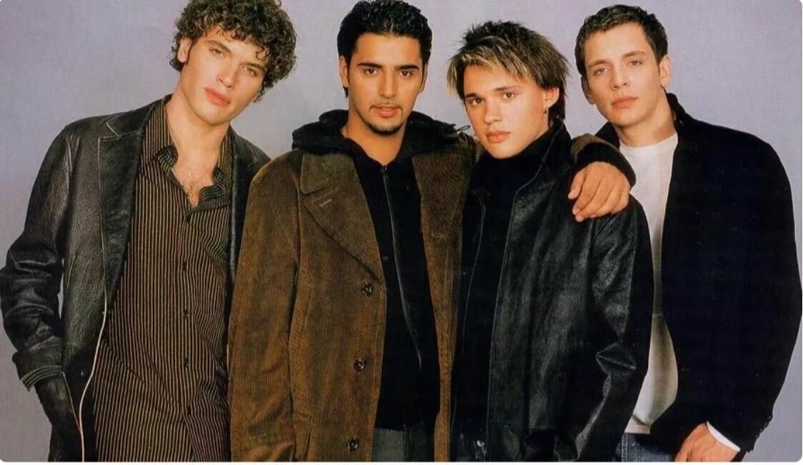 Наш ответ западным бойз-бэндам - "фабриканты" Корни