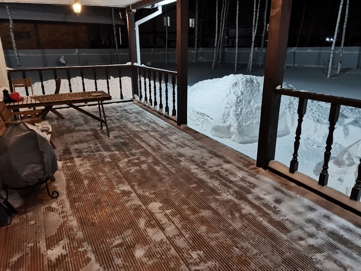 Сугроб теперь будет таять до конца марта.