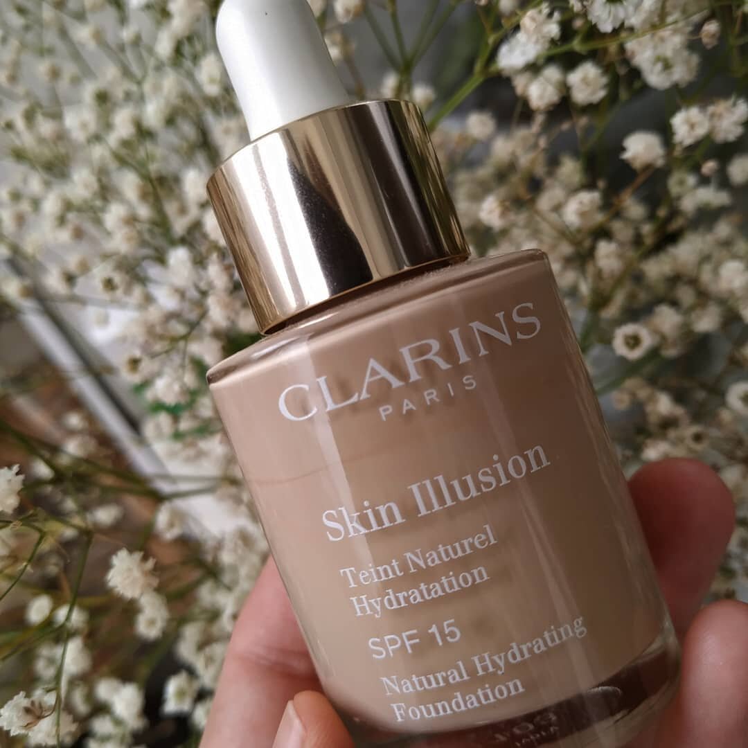 Тональная основа CLARINS Skin Illusion