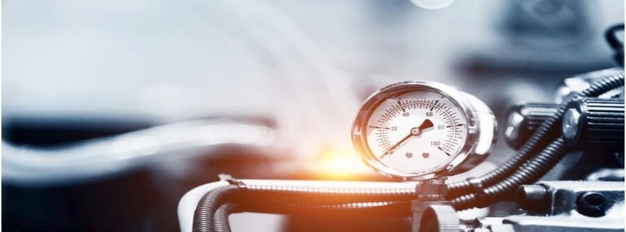 Использование сертифицированного чистого гидравлического масла приведет к гораздо меньшему износу по сравнению с обычной гидравлической жидкостью за тот же период времени, даже если системный фильтр работает эффективно. 