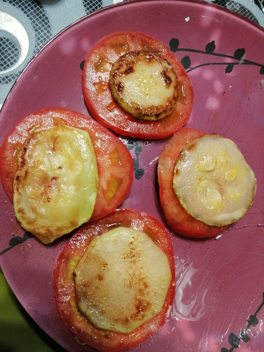 На фото мало. Сразу не успела сфотографировать, так большую часть съели.