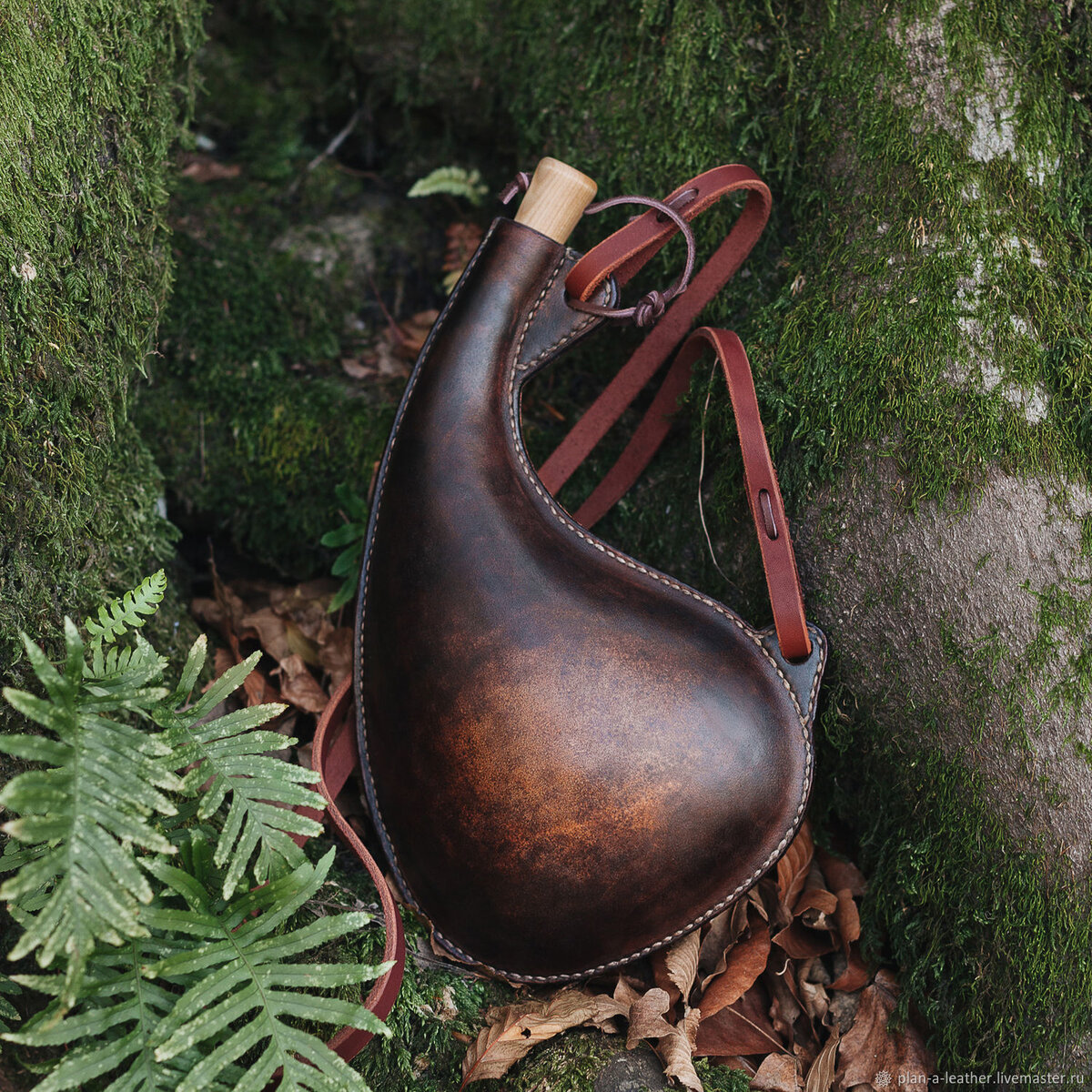 Кожаные мешки для воды и других жидкостей человечество использует до сих пор: это удобно при кочевом образе жизни.