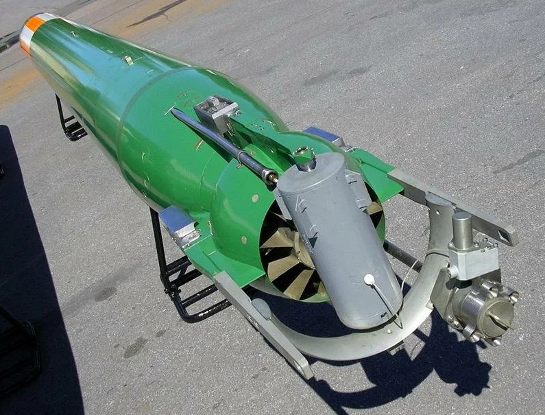 Водомет и телеуправление торпеды "Физик"