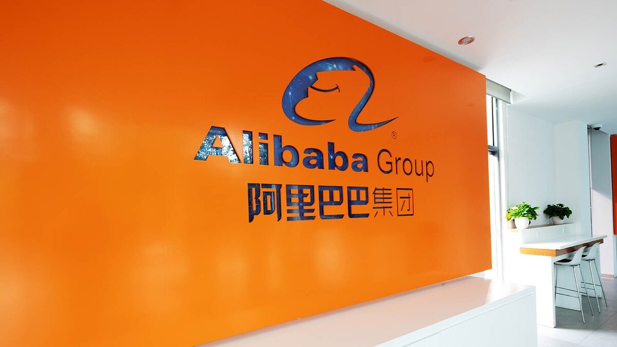 Дело даже не в Alibaba (9988 HK), а в Meituan (3690 HK). Новость о мягком штрафе Meituan положительно повлияла на котировки китайских техов. Именно онлайн-техи внесли сегодня основной вклад в рост индекса Hang Seng на 2%.