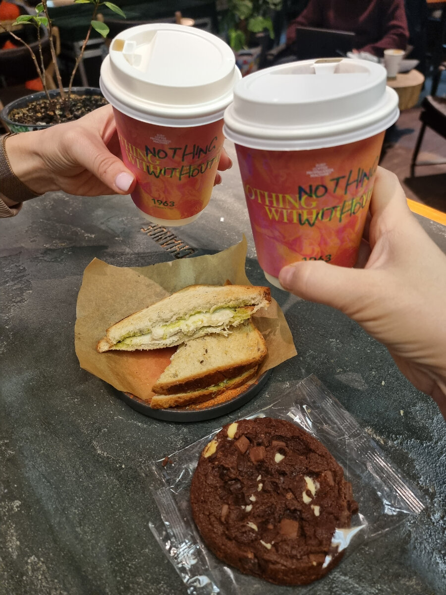 SURF CAFE в ТЦ "Горки Молл"
