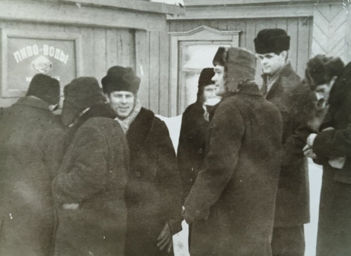 А я ушаночку поглубже натяну и за пивком в ларечек быстро побегу