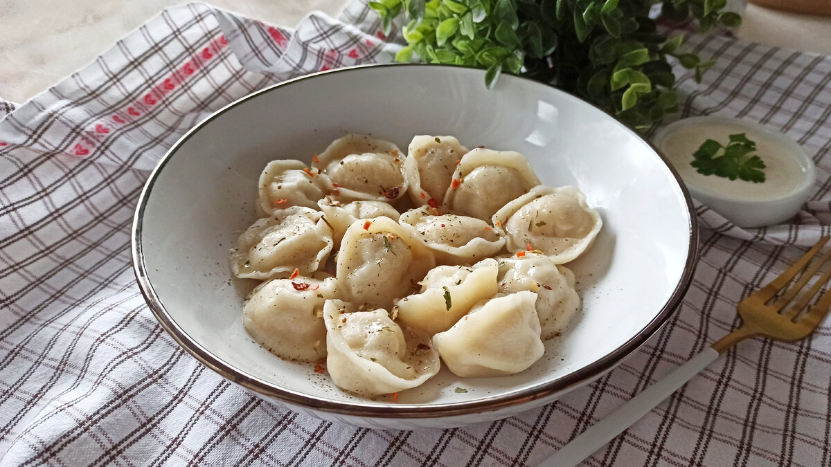 Домашние пельмени с мясом и сыром