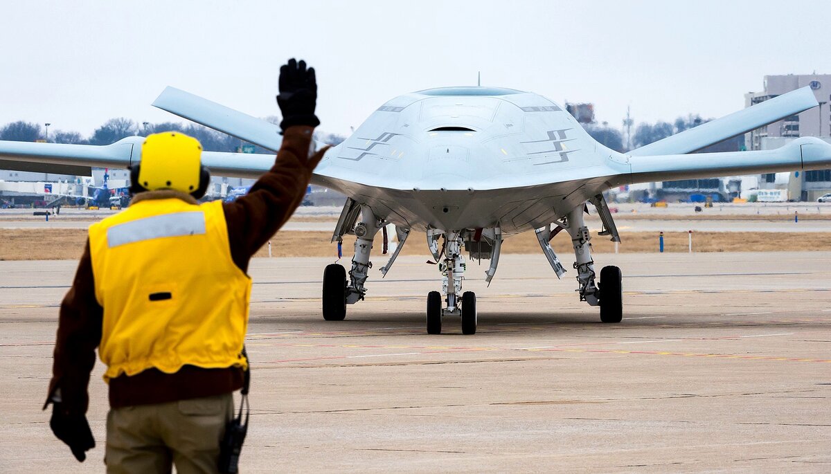 180830-N-NO101-001..WASHINGTON (Aug. 30, 2018) File photo dated January 29, 2018. Boeing conducts MQ-25 deck handling demonstration at its facility in St. Louis, Mo. (U.S. Navy photo courtesy of The Boeing Co./Released)