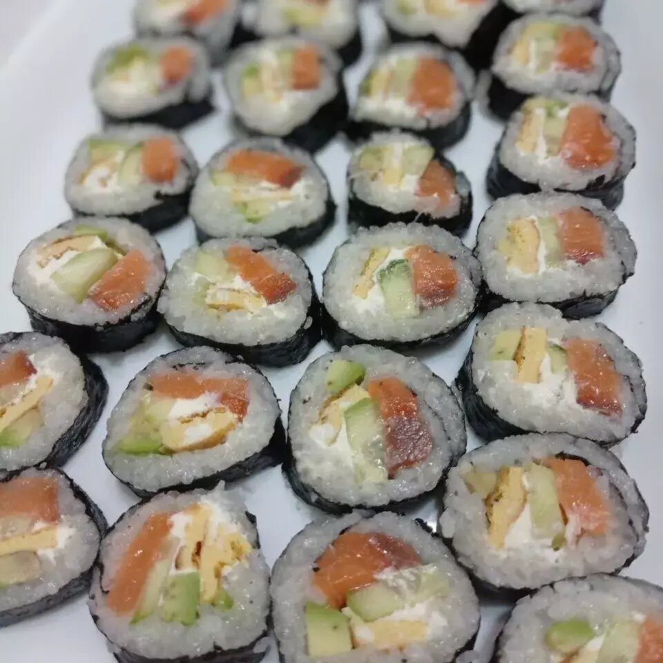 Роллы 🍣 | Овкусе.ру - Ежедневная готовка в радость! Пошаговые рецепты с  фото | Дзен