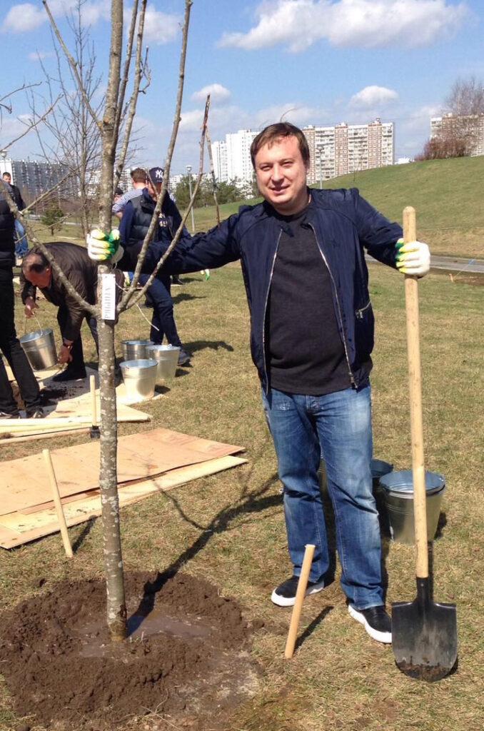 Артем на субботнике