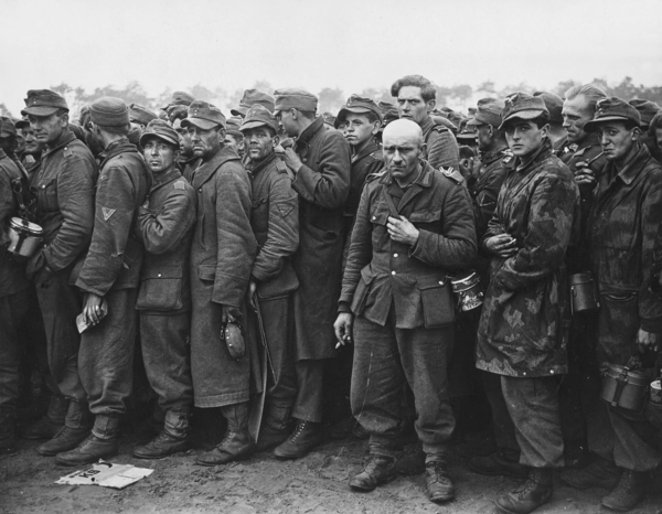 Военнопленные . Фотографии из открытых источников.