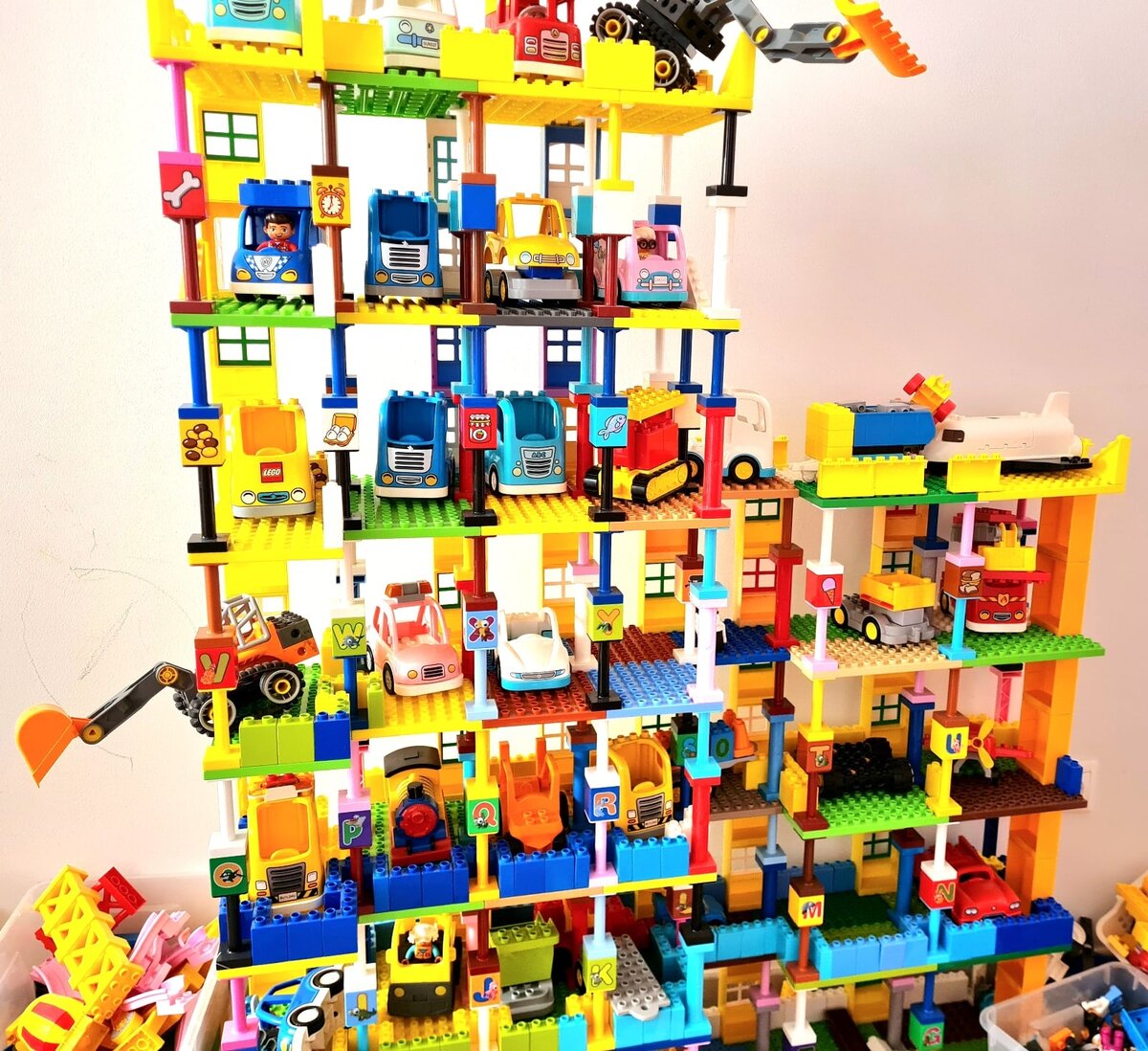 Многоуровневая парковка Lego Duplo