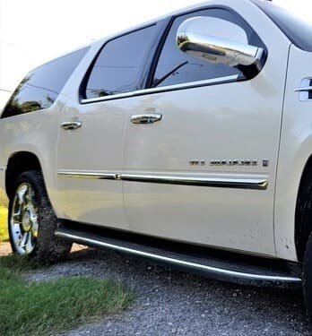 Региональные  власти имеют право принимать собственные нормативно-правовые акты, если  они не противоречат нормам федеральных законов. Особое  внимание Парковке на газоне уделяют власти Москвы и Санкт-Петербурга.  Штрафы в этих городах выше, чем в остальных населённых пунктах РФ.  Размер взысканий регламентируют: