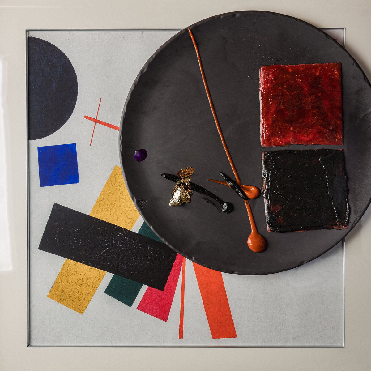 Карпаччо из говядины в двух исполнениях по мотивам картины К.С. Малевича  "Супрематизм" из собрания Екатеринбургского музея изобразительных искусств. 