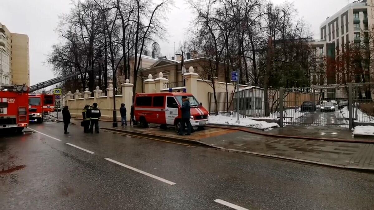    Резиденция посла Алжира в центре Москвы после пожара© РИА Новости