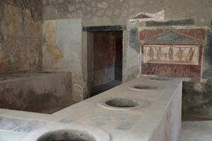  Термополий Ветуция Плацида. Помпеи. 1-ый век н.э. 