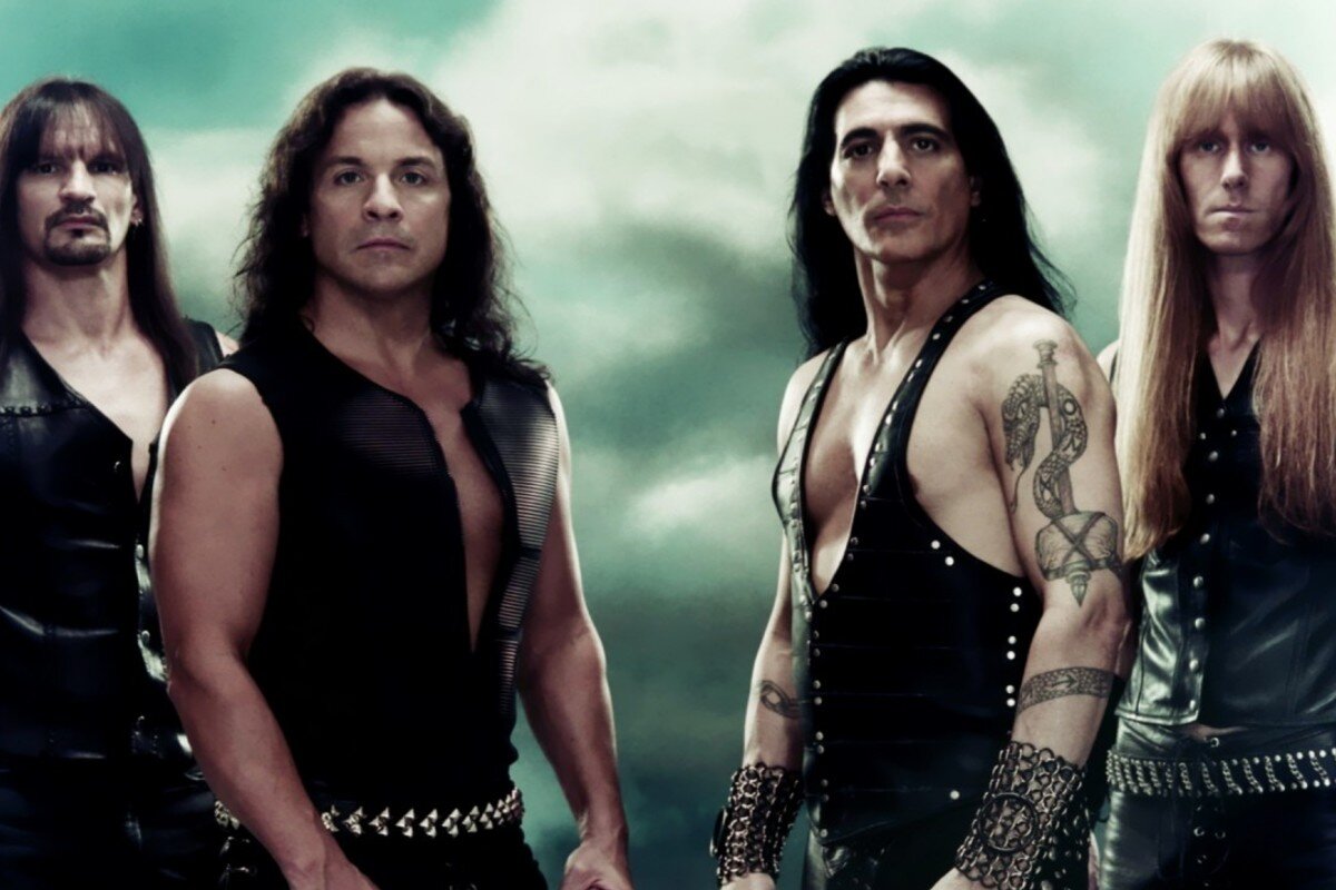 Manowar несколько лет назад. Визуальная стилистика изменилась, но не намного: всё тот же культ силы. 