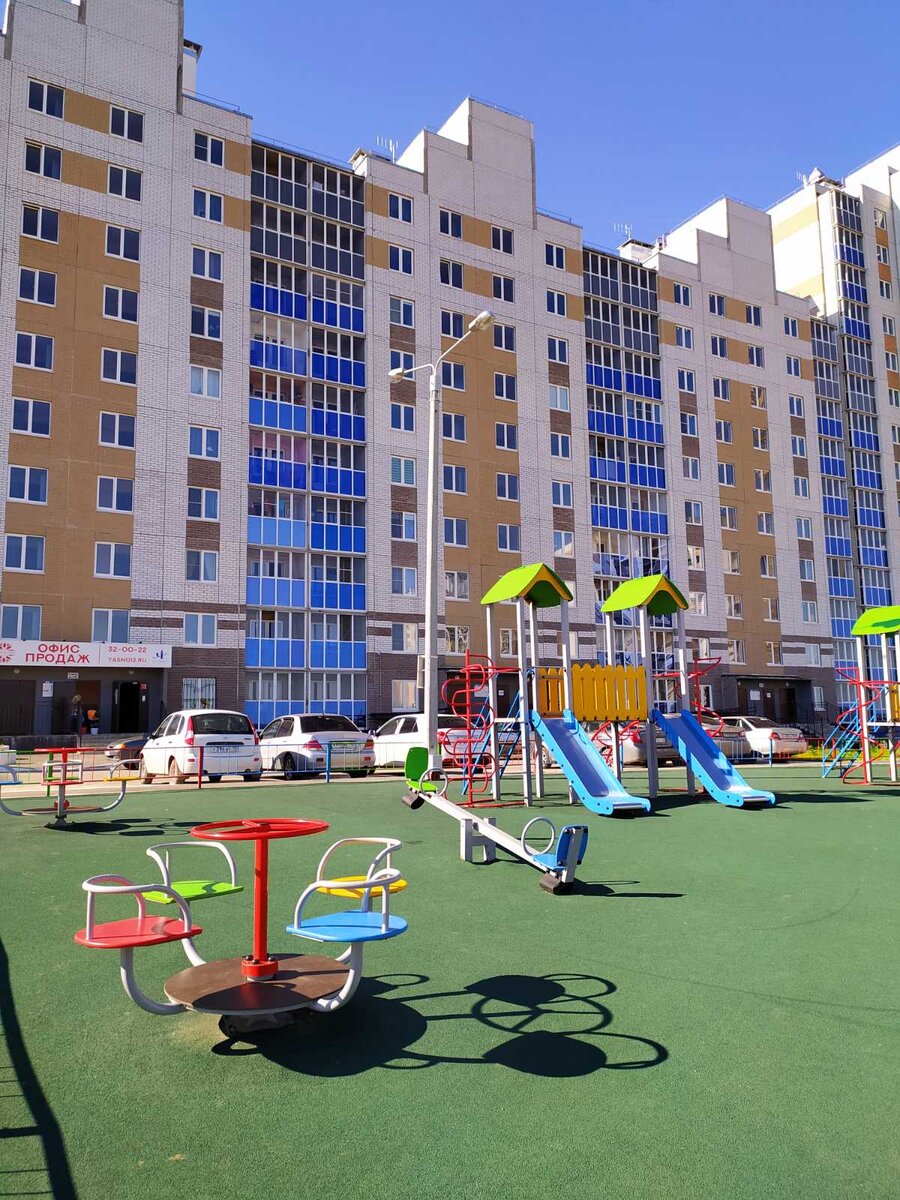 В ЖК "Ясная Поляна" предусмотрены все условия для комфортного проживания. Все планировки и цены на сайте www.yasno12.ru
