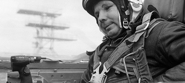 Последняя фотография Гагарина, считается,что она сделана 27 марта перед полетом на МиГ-15. яндекс.фото