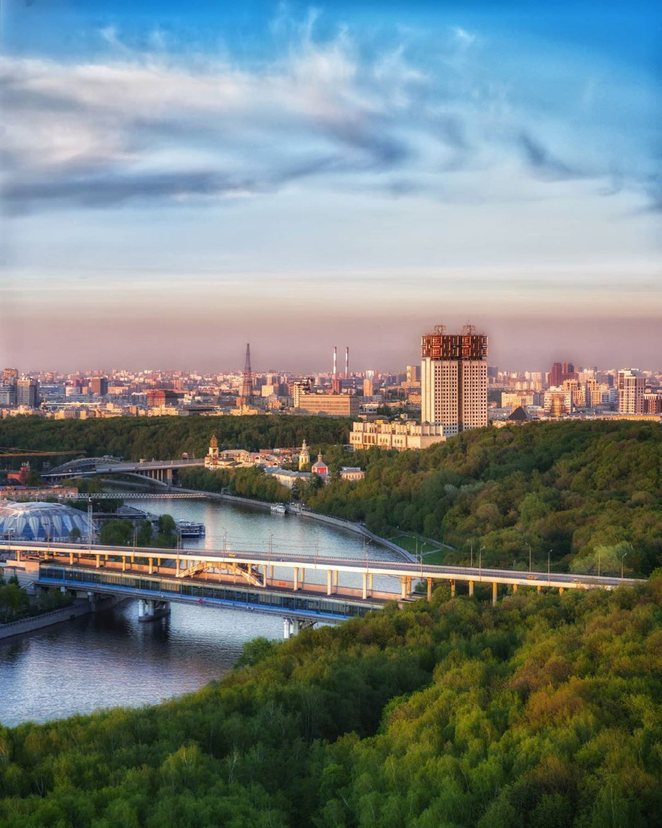 Смотровая МГУ(воробьёвы горы). Парк Воробьевы горы Москва. Москва Воробьевы горы смотровая площадка. Метромост Москва Воробьевы горы.