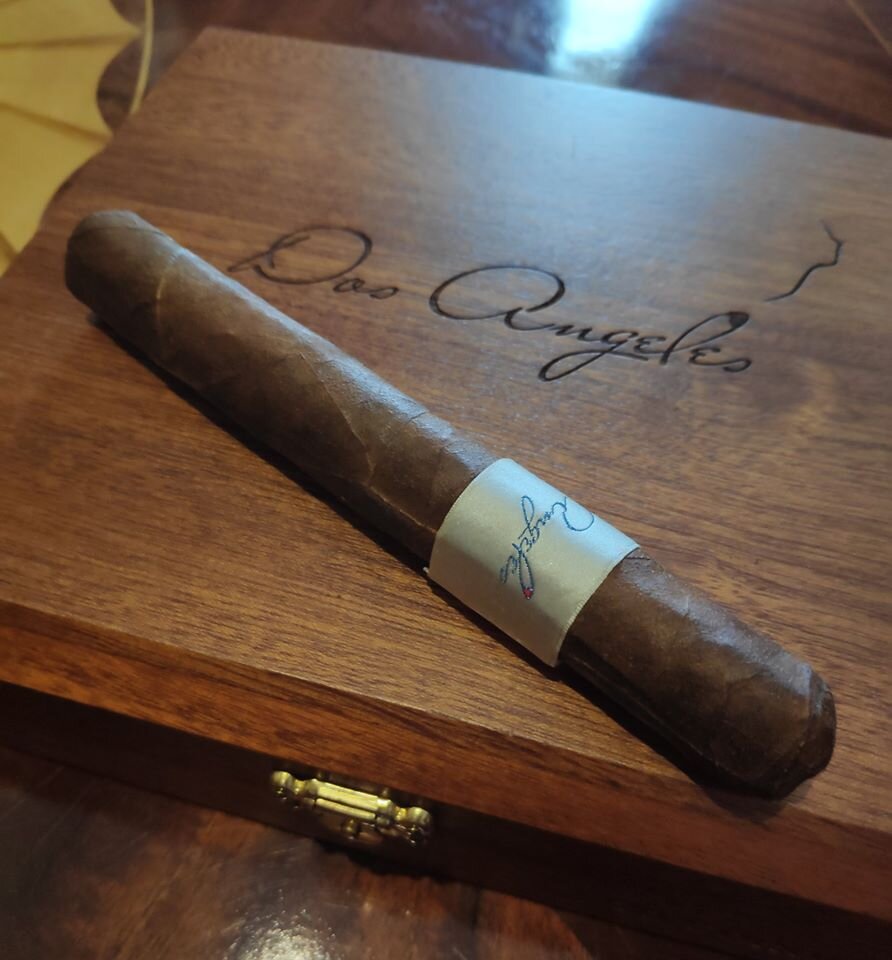 Сигара Dos Angeles формата Corona 2011 года выпуска