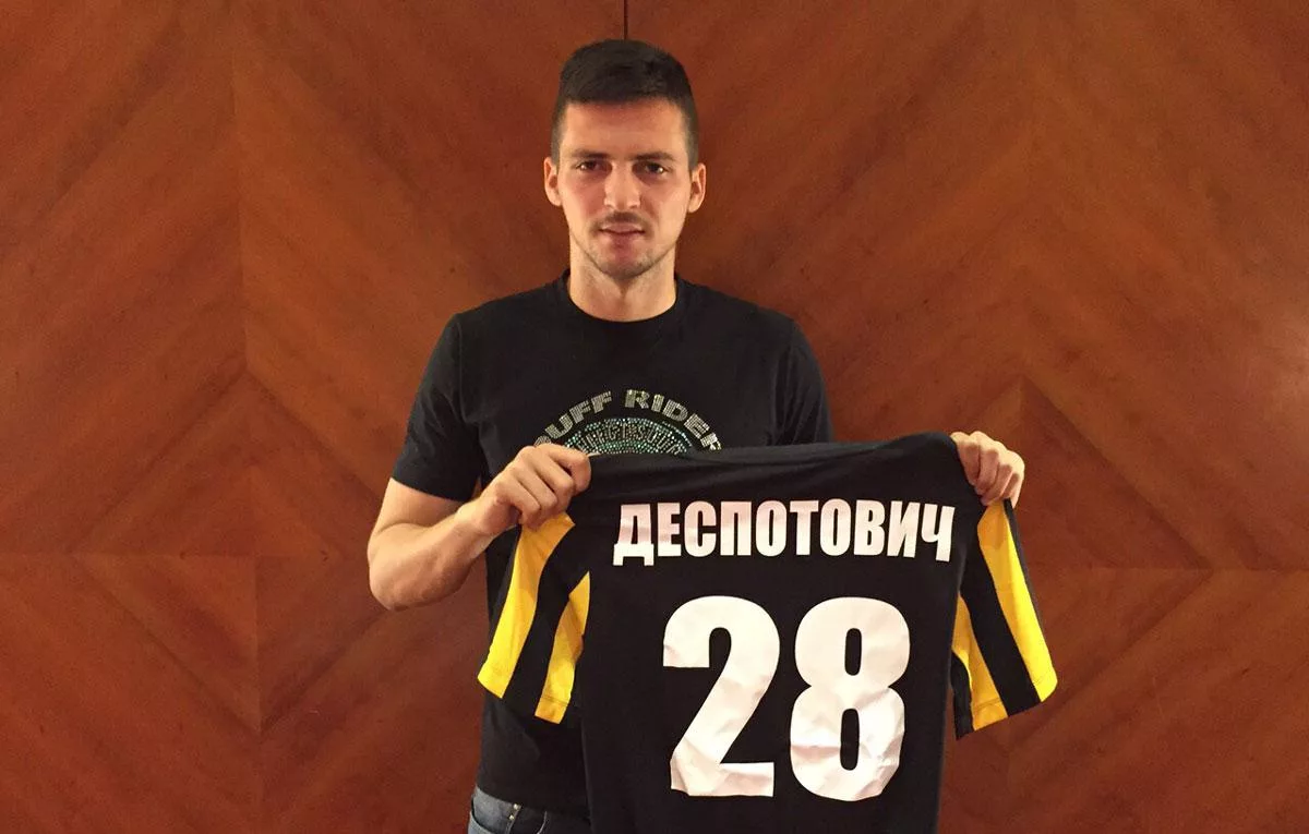 twitter.com Деспотович 