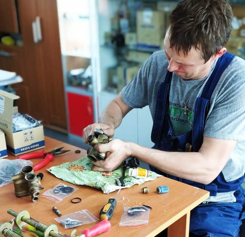 Последнее поколение, умеющее работать руками.