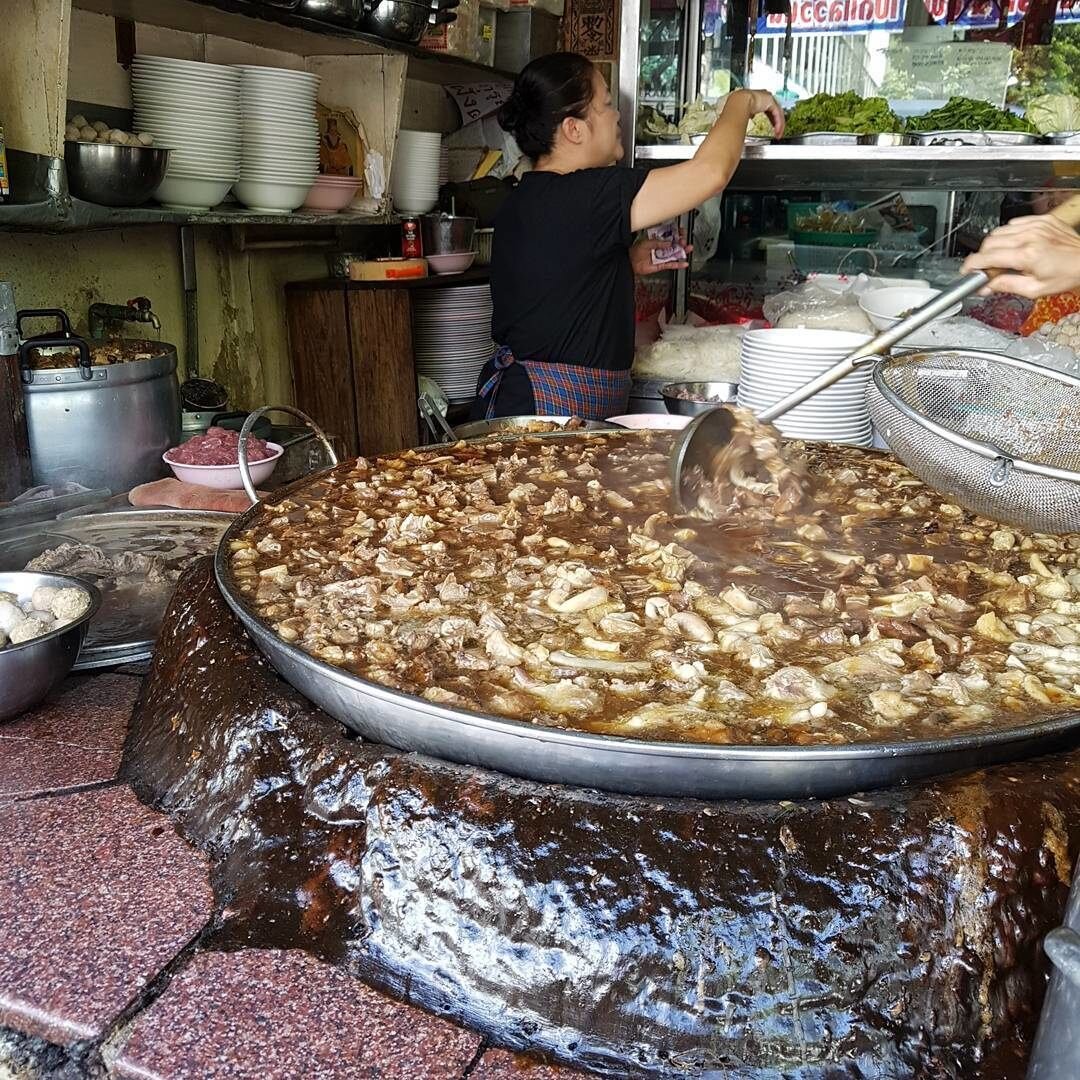 Wattana Panich – заведение тайской уличной кухни, попавшее в каталог  Michelin Guide Thailand. | ТайЖгуч | Дзен