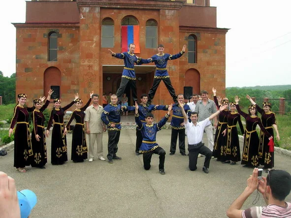 Армяне краснодарский. Армянская Церковь Апшеронск. Армянская Церковь в Краснодаре. Народы Краснодарского края. Армяне в Краснодарском крае.