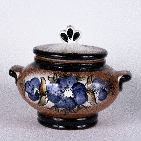 Окрошница. Конец 1970-х. Хабаровск. Высота 19,9 см. Хабаровский краевой музей имени Н.И. Гродекова / КП 13238/64. Госкаталог: 14826175. Источник: goskatalog.ru