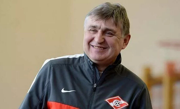 Федор черенков биография фото Памятник Федору Черенкову наконец-то открыт на Троекуровском. Мужик на диване Дз