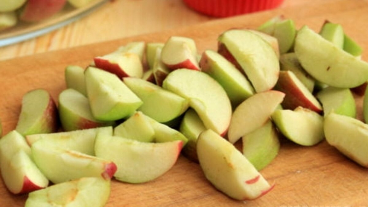 Яблочная кожура. Как делают яблоки видео. Как называется изделие из яблок?. Лайфхаки по вырезанию из яблок. Мочение яблок в домашних.