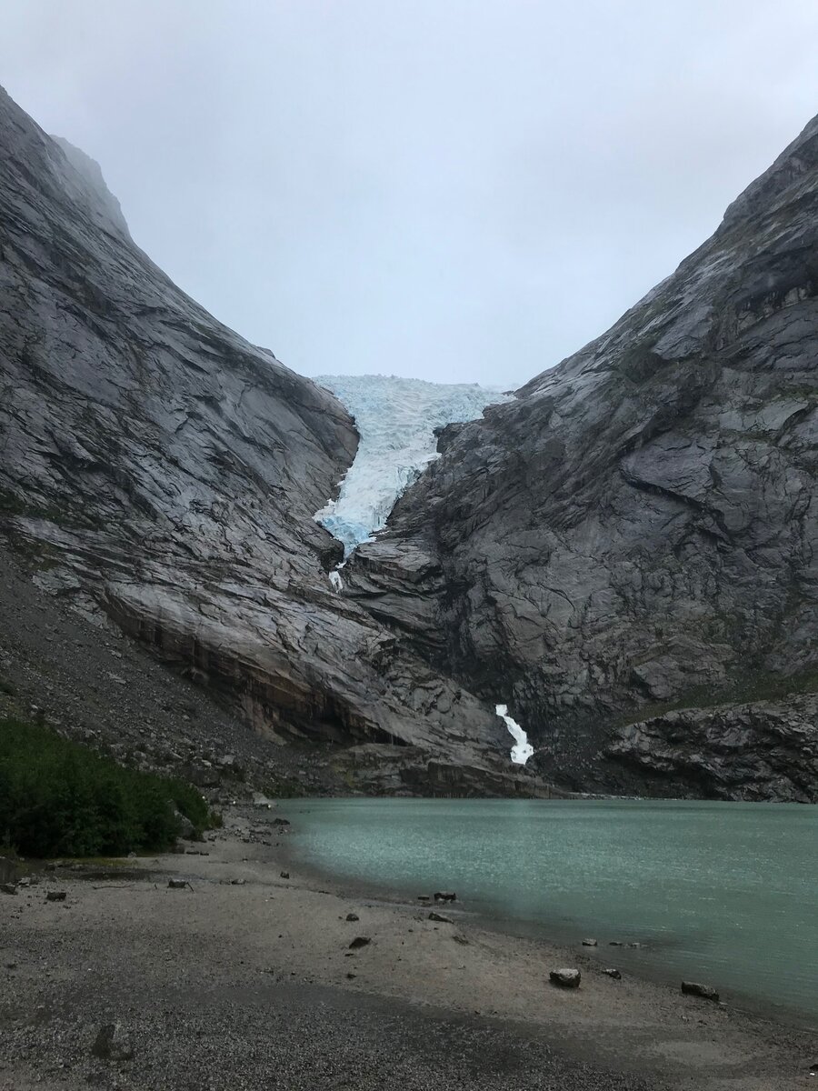 Ледник Бриксдалсбреен (Briksdalsbreen)