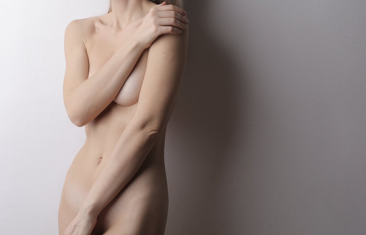  В обнаженном состоянии я начала чувствовать гармонию с собственным телом. 