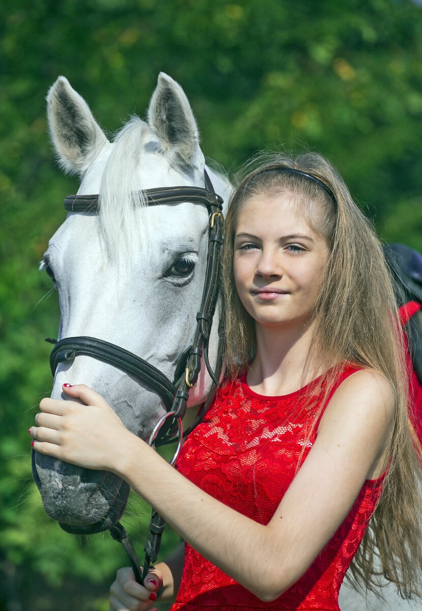 Лето в самом разгаре. Устройте себе необыкновенную фотосессию на Краснодарском ипподроме. Для вас:                                                                                                                                             ✅42 гектара живописных уголков Краснодарского ипподрома;                                                   ✅25 лошадок на выбор;                                                                                                                                        ✅1 000 000 идей.                                                                                                                                                  Оставить заявку на фотосессию по тел.: 8-918-999-80-84        