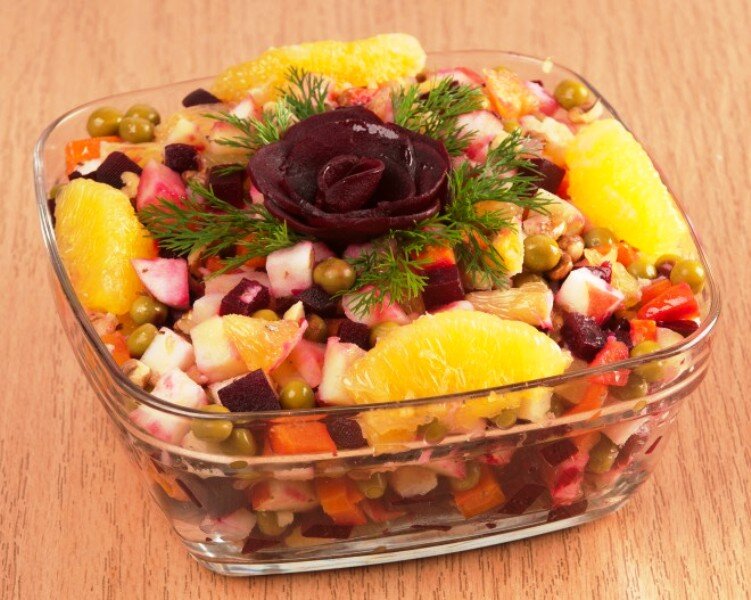 Вкусный винегрет из фруктов и овощей