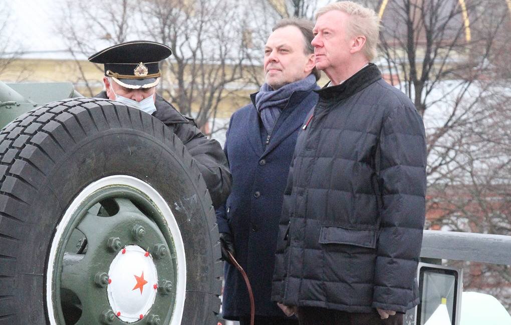 Директор Кунсткамеры Андрей Головнев и специальный представитель президента России по связям с международными организациями для достижения целей устойчивого развития Анатолий Чубайс Пресс-служба МАЭ РАН
© Пресс-служба МАЭ РАН
