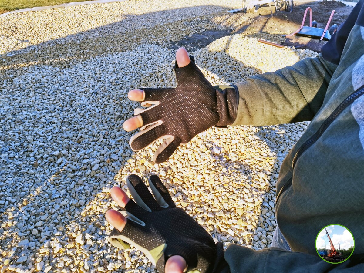 Вот так освобождаем пальцы для мелких работ. Листайте  -->>