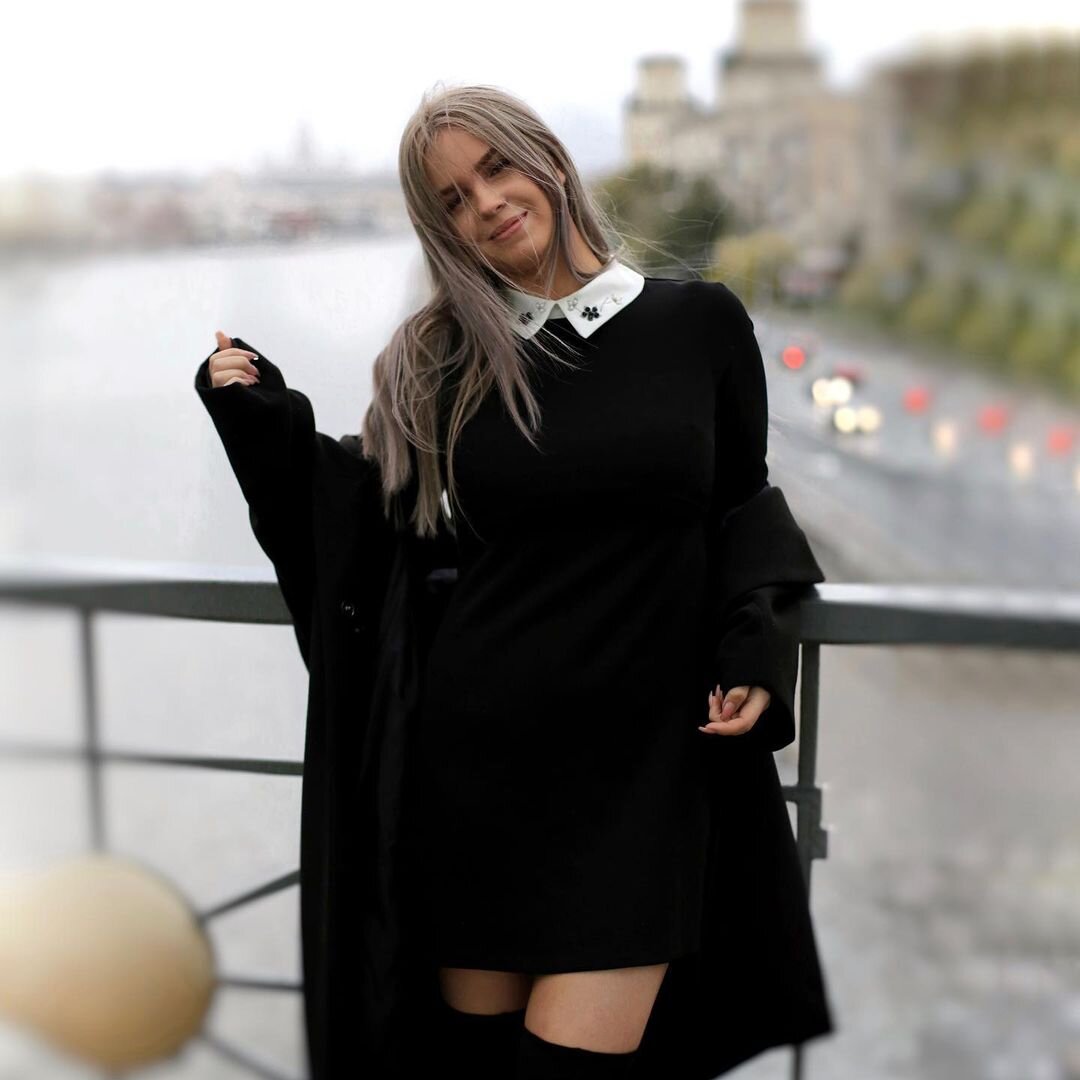 Точнее, Гайд😍 Это твой целый путеводитель в мир Красивых бровей. ⠀
Уже больше 5 лет я избавляю девушек от необходимости пользоваться косметикой. И хочу поделиться с тобой своим опытом.
⠀
✅Моя миссия - сделать жизнь каждой девушки проще и подарить ей Красоту и уверенность в себе 24/7!
⠀
✅Я хочу, чтобы каждая женщина чувствовала свободу от ежедневного макияжа и избавилась от кабалы штукатурки👿
⠀
✅Моя мечта - мир без мэйкап-рабства!💪🏻
⠀
И специально для всех женщин я создала крутой Гайд, который поможет избавиться от мэйкап-рутины.
⠀
✨«Как перестать красить брови и начать жить»✨ - я знаю как это важно для тебя.
⠀
🔥В моём Гайде ты найдёшь ответы на сложные вопросы:
⠀
⁃ Почему не растут брови, какие причины и какие анализы сдать
- Что влияет на рост волосков
- Витамины для стимуляции роста волосков
- История моих бровей
- Как отрастить брови мечты
- Лучшие средства для роста бровей: масла и сыворотки, проверенные на себе
- Почему от Перманента начинают расти брови
- Почему Перманент лучше косметики
⠀
А ещё в Гайде ты найдёшь приятный подарочек🎁
⠀
Возможно этот Гайд изменит твою жизнь в лучшую сторону. Я хочу подарить тебе +30 минут свободного времени в сутки.
⠀
На что ты потратишь эти минуты? На себя, свои увлечения, на детей или работу - решать тебе. Но я считаю, что ты не должна тратить это время на нанесение косметики.
⠀
Если ты хочешь навсегда решить мэйкап-проблему, просто дай мне знать☺️