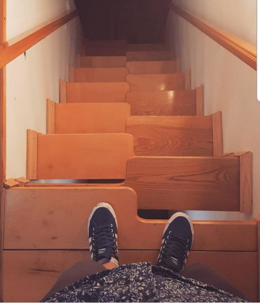 Я уже представляю как я растопыриваю ноги и иду по этой лестнице