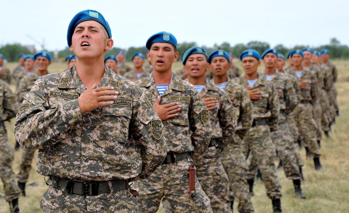 Какая армия в казахстане. Армия Казахстана. Военная форма Казахстана. Войска Казахстана. Форма Казахстанской армии.