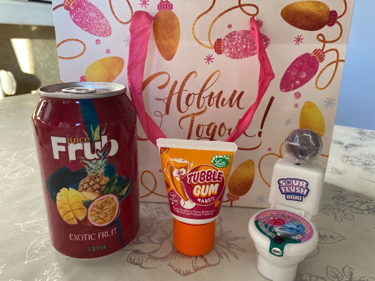 газировка, жвачка и чупа-чупс...