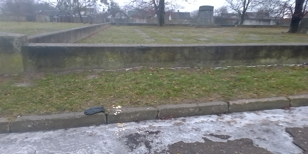 Порой трудно определить - что было на самом деле: Просто пьяный щелкал семечки, либо проведен ритуал с чужой вещью, а может просто плата за него.