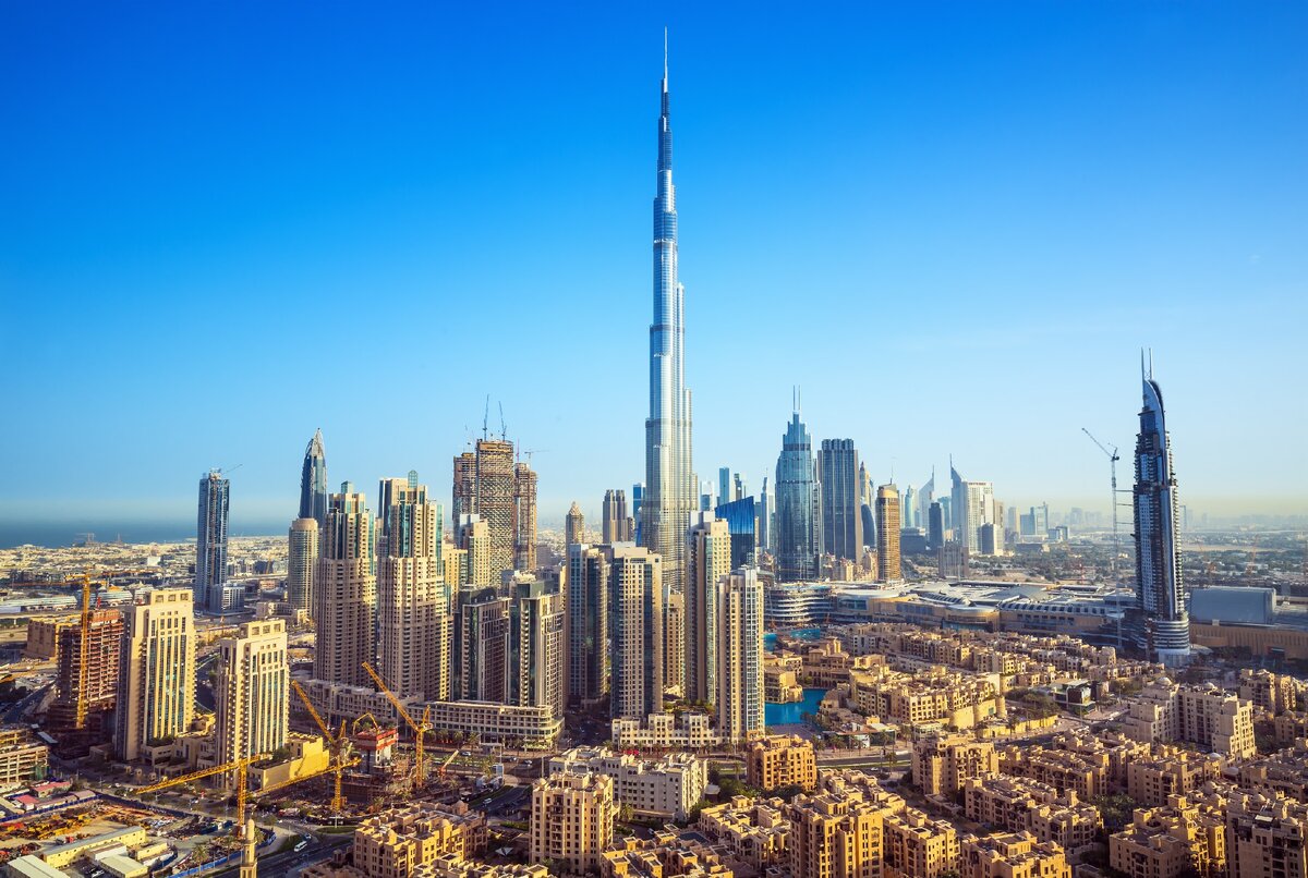 Центр Дубая на рассвете