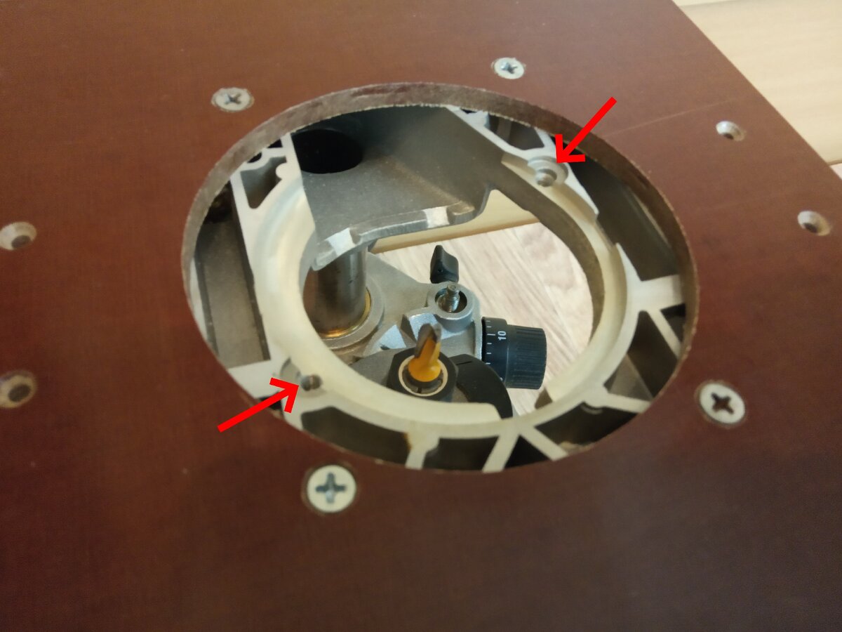 установка фрезера в стол с пластиной