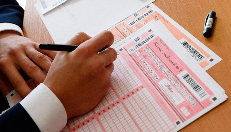 Выпускникам-2021 в Тверской области остается переобуваться на ходу