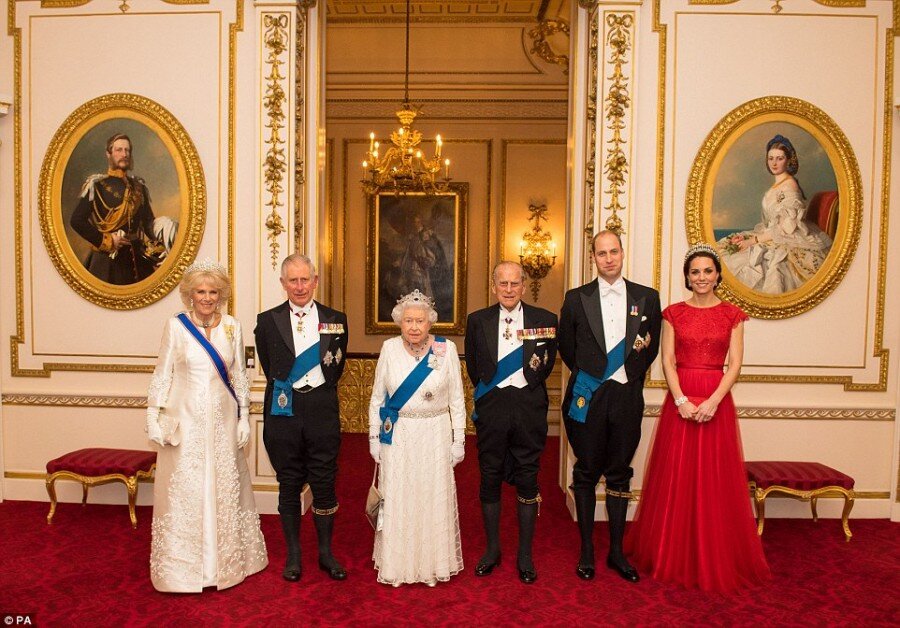 Впечатляет. Но без них точно не обойтись? Фото с сайта https://ru-royalty.livejournal.com/4535696.html?replyto=76268944