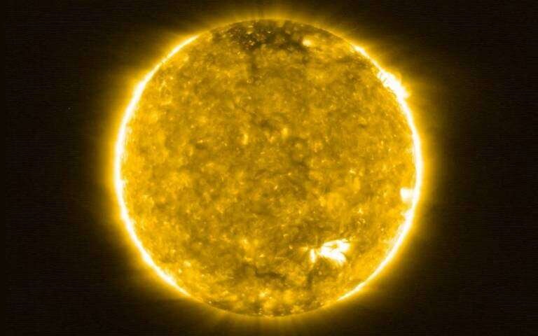 https://scx1.b-cdn.net/csz/news/800a/2021/magneticwave.jpg