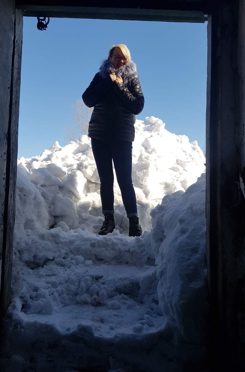 Зима. Выход во двор.